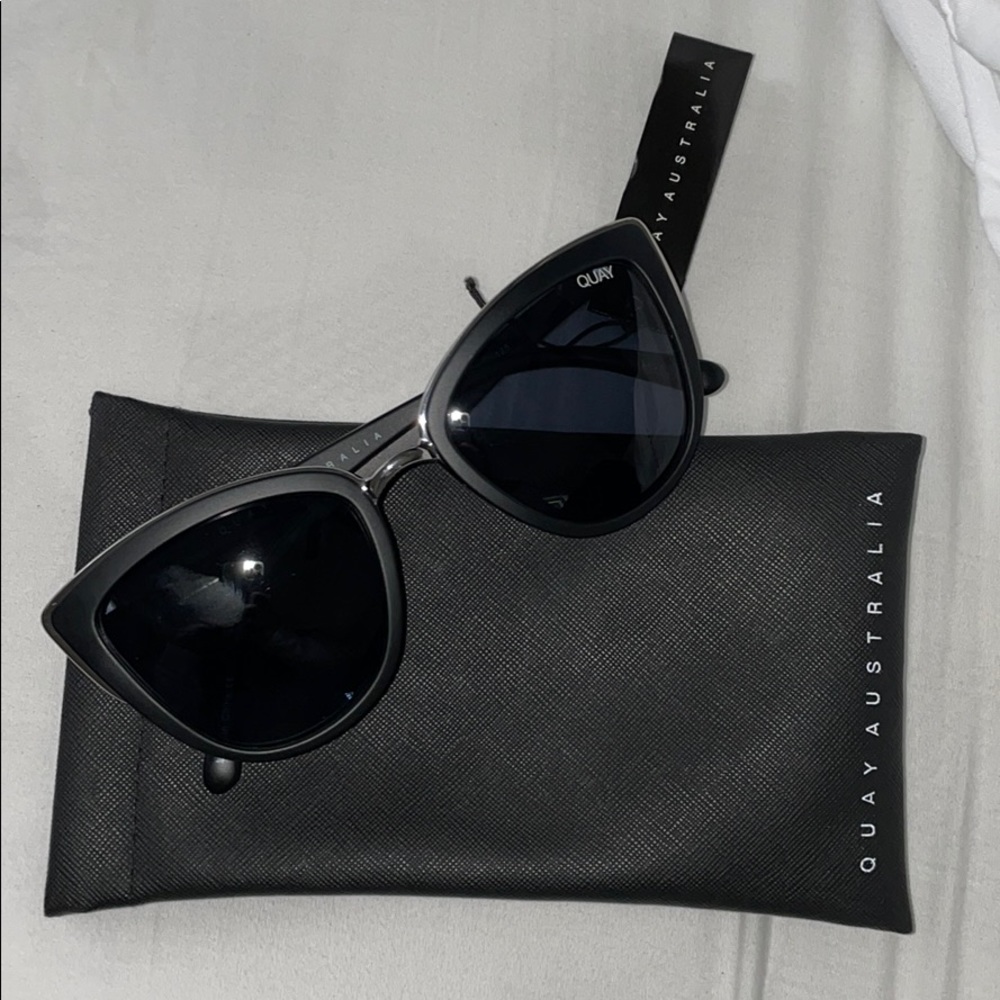 ✨NEW✨ Quay Sunglasses